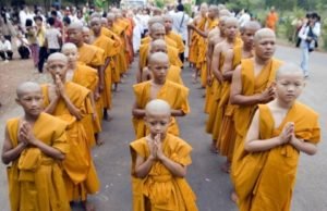 Cambodian_Buddhist_Praying_Monk
