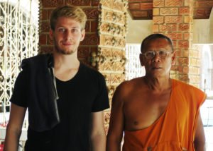 staying with buddhist monks thailand
