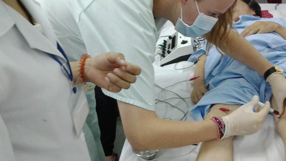 _Injecting a patient