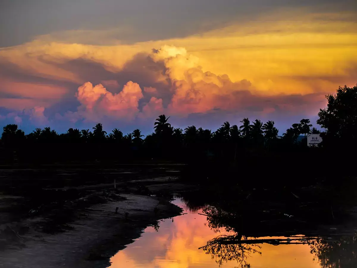 Kampot sunset over river