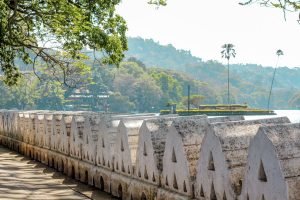 stone fence at kandy lake