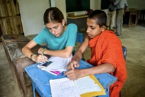 _Participant teaching novice monk
