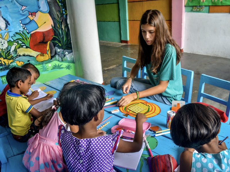 Sri Lanka kindergarten Teaching volunteering with IVI