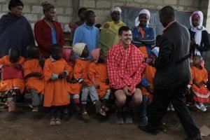 _Group photo of participant with students