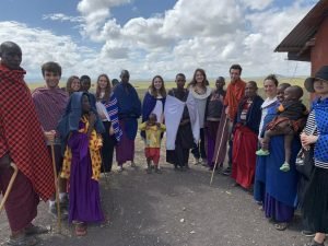 Group photo with maasai people (2)