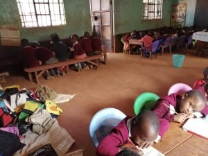 Kids-in-the-classroom-2