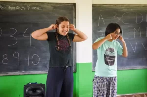 Participants-making-funny-faces-9