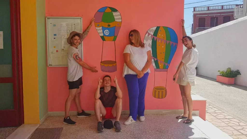 group-by-the-wall-5-scaled