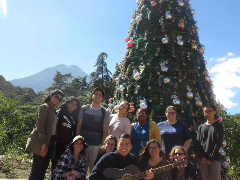 group-by-xmas-tree-in-guatemala-7-scaled