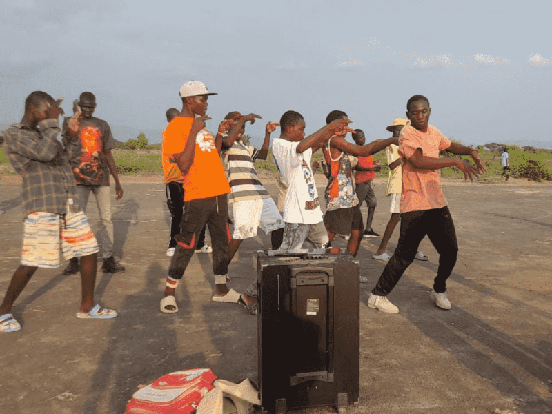 dance-at-refugee-camp-kenya