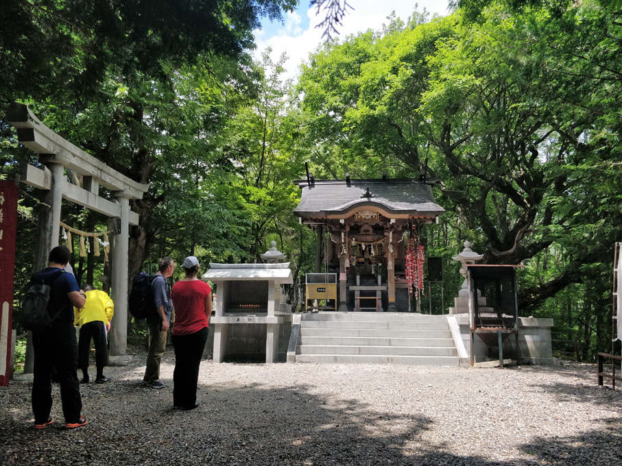 _Hiking up Mount Ontake