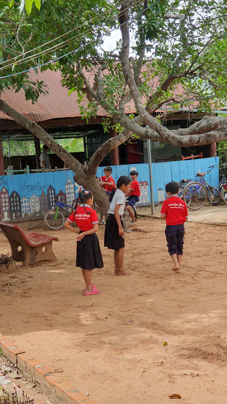 kids at samraong