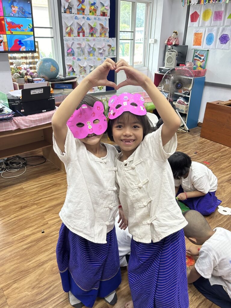 kids making masks