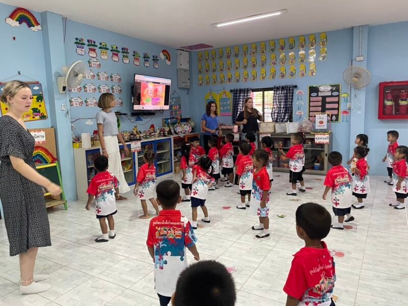 dancing at the kindy