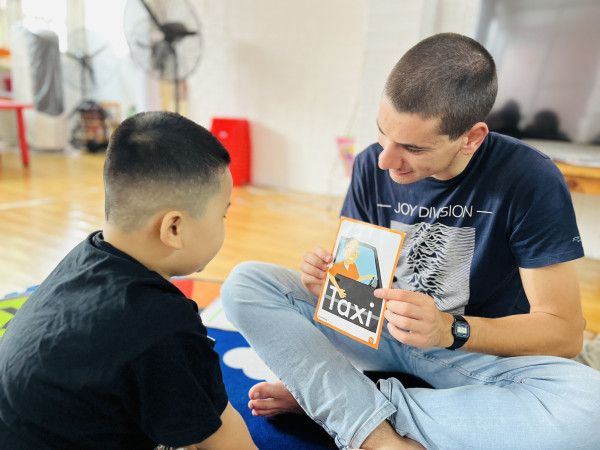 showing flashcards to child