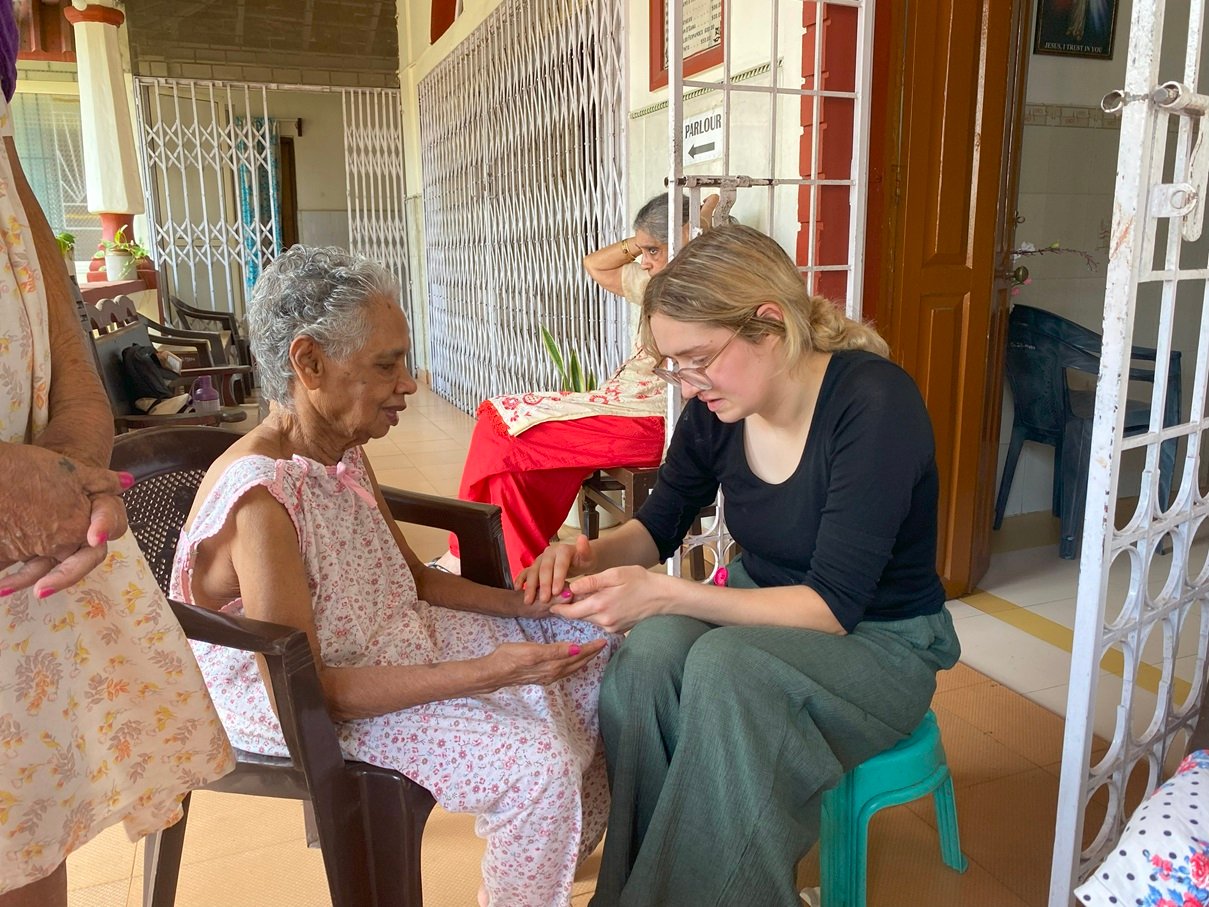 painting nails in elderly home