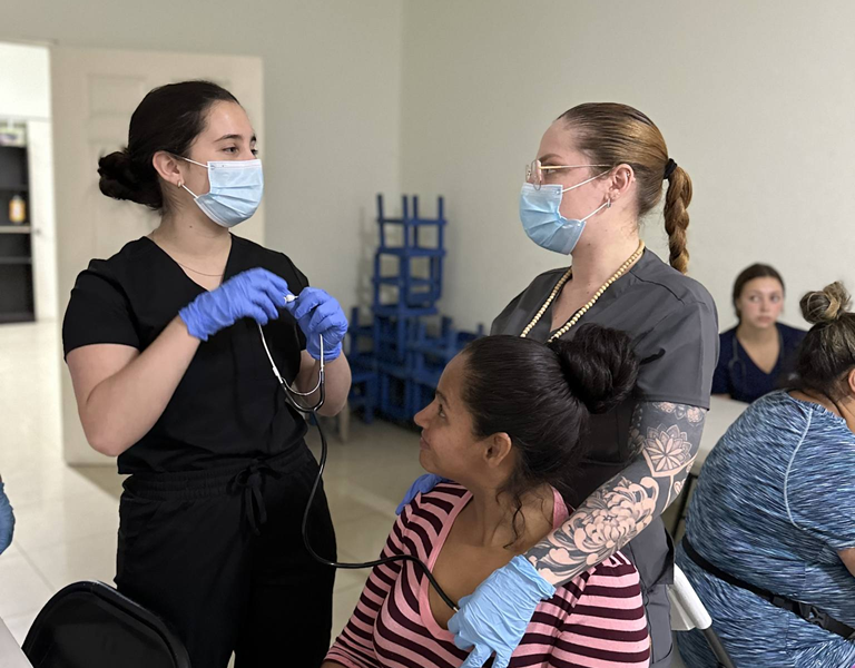 volunteers in costa rica