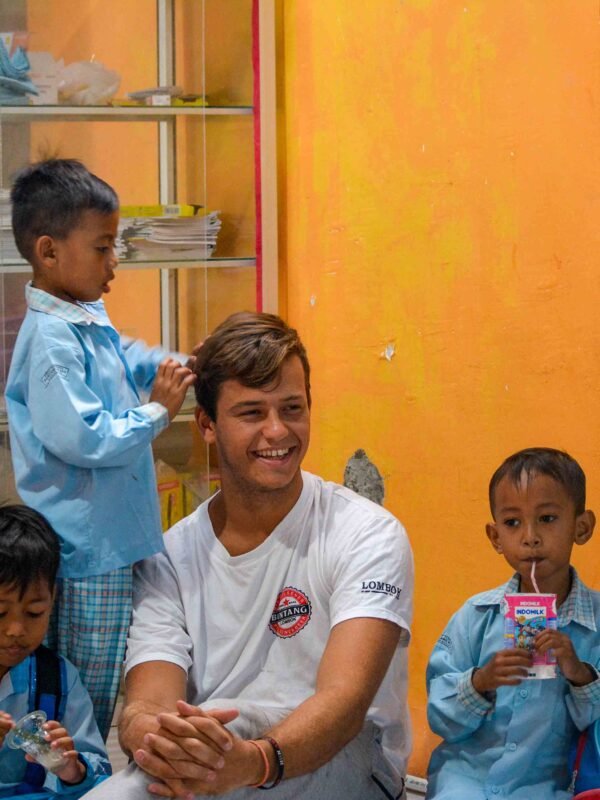 kindergarten volunteer