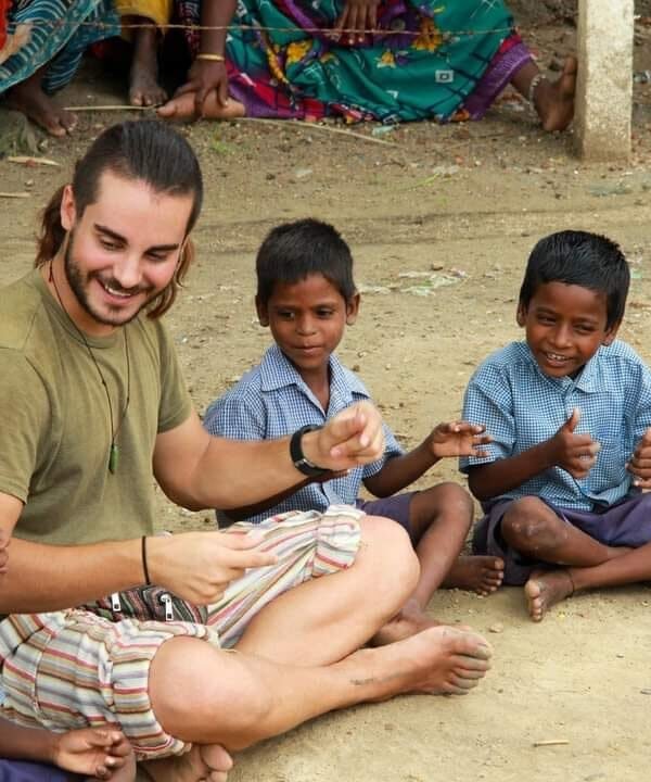 Easy tips on how to volunteer abroad
