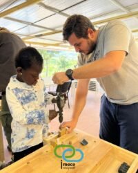 refugee kids learning