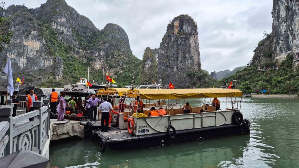 halong bay boats