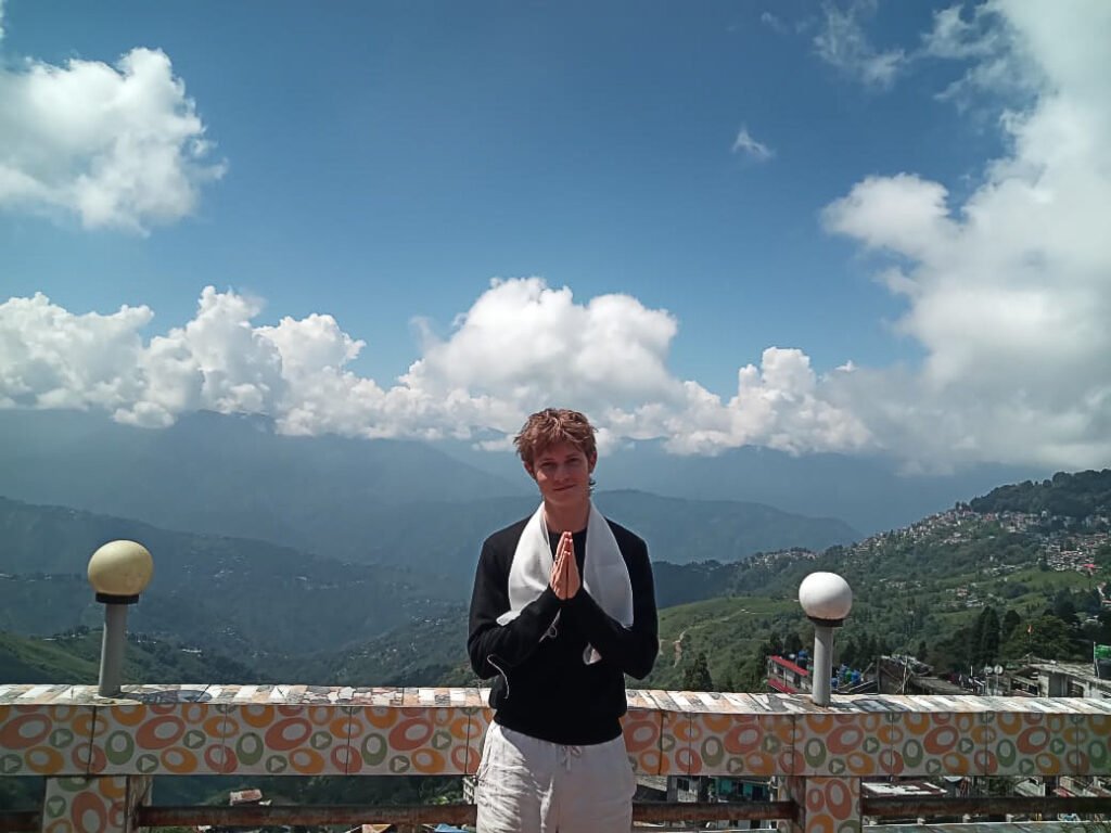 volunteer in darjeeling