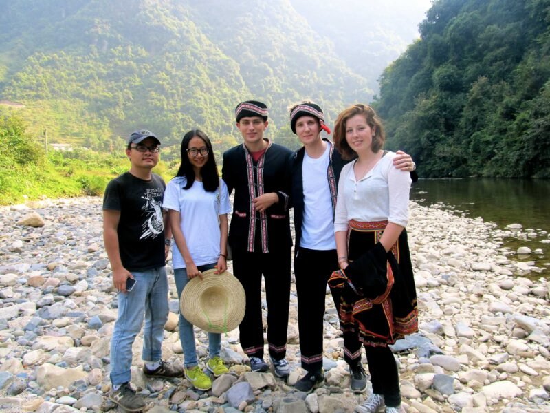 Participant wear the local traditional clothes
