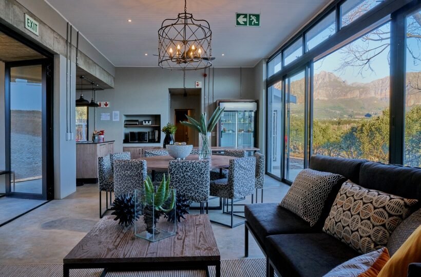 Volunteer-Accommodation-Communal-Area-at-Ahia