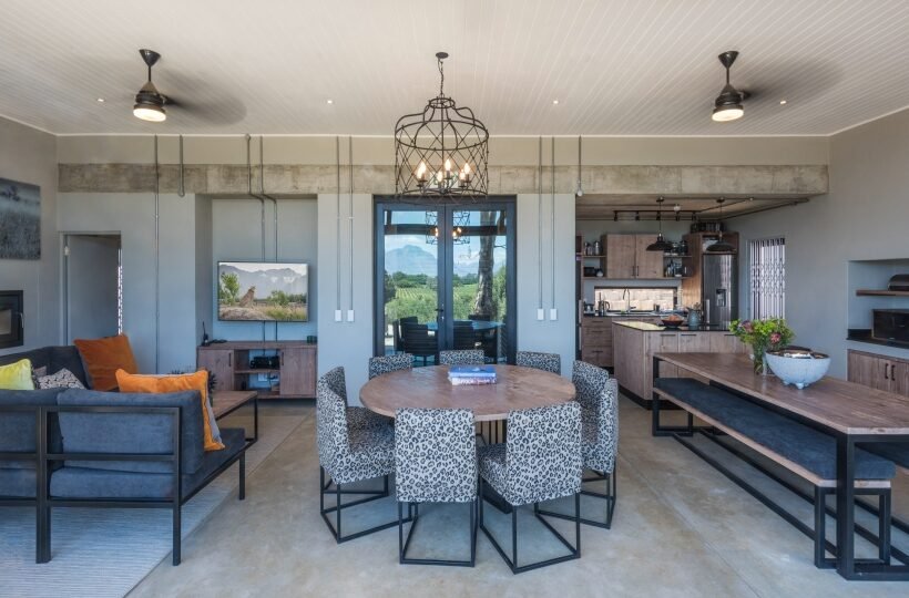 Volunteer-Accommodation-House-Communal-area-with-kitchen-at-Ahia