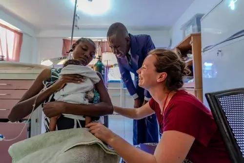 midwife volunteer