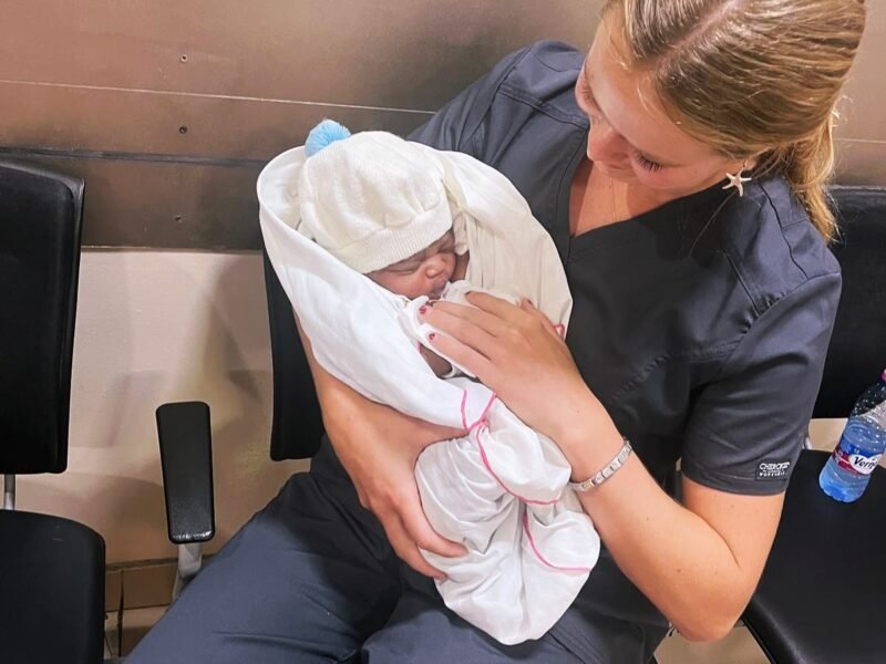 midwife volunteer