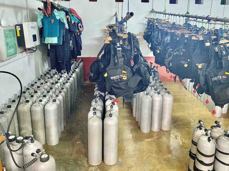 Diving Gears & Equipments