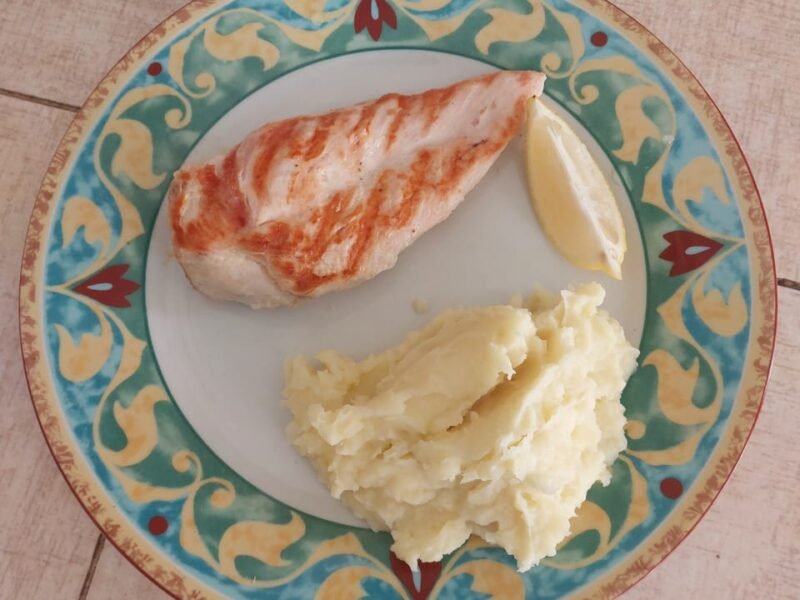 _Chicken breast and mashed potato