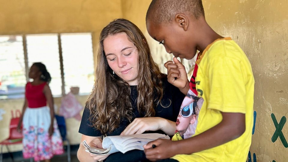 volunteer with student