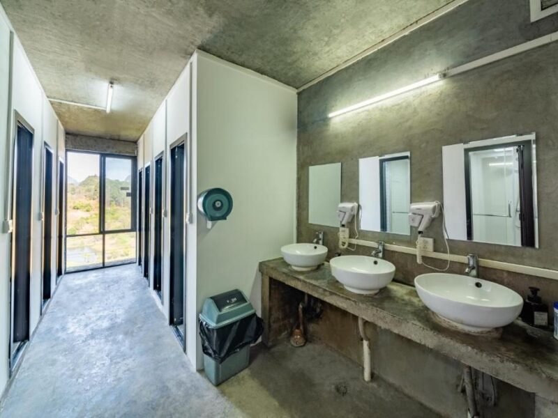 Sudder Street Hostel