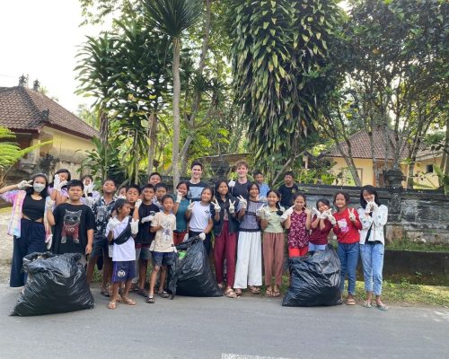 group pic bali