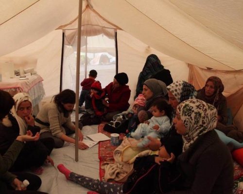 syrian woman assistance refugees greece